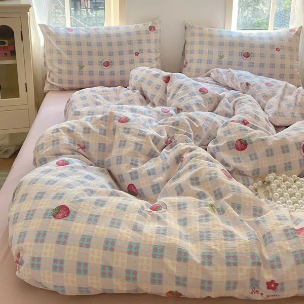 Ins Girls Strawberry Bedding Sets 2025 New Queen Size Bed Sheet Set Duvet Cover Set With Pillowcase No Filling - Image 6