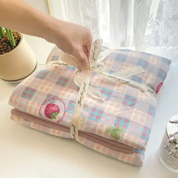 Ins Girls Strawberry Bedding Sets 2025 New Queen Size Bed Sheet Set Duvet Cover Set With Pillowcase No Filling - Image 3
